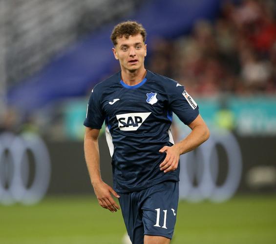 伊尔泽：从电工到带霍村德甲竞争欧冠席位我是如何做到的？